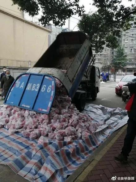 用环卫车为居民运肉！武汉市青山区副区长被党纪立案审查 趣向馆